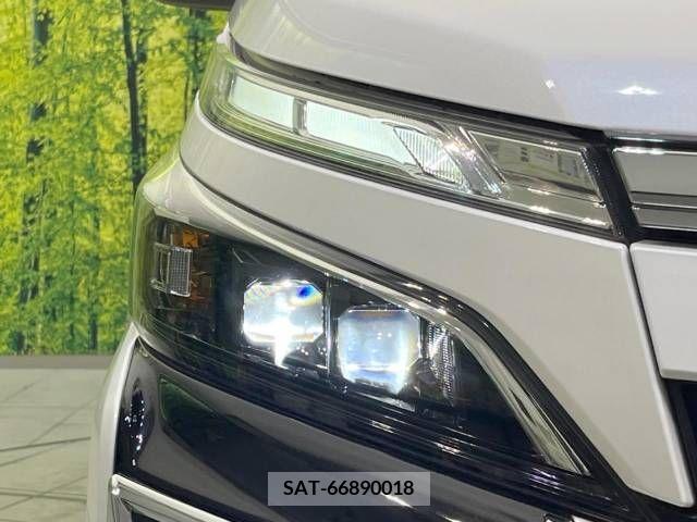 Toyota VOXY 2019-05 346645-13