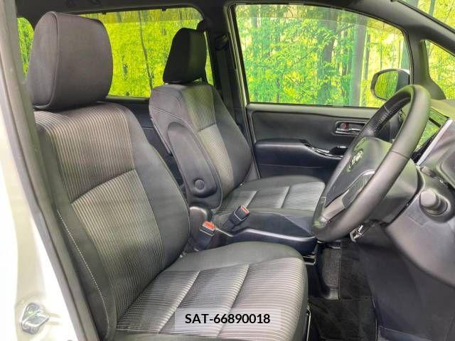 Toyota VOXY 2019-05 346645-8