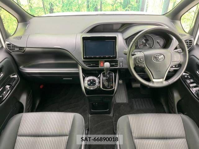 Toyota VOXY 2019-05 346645-1