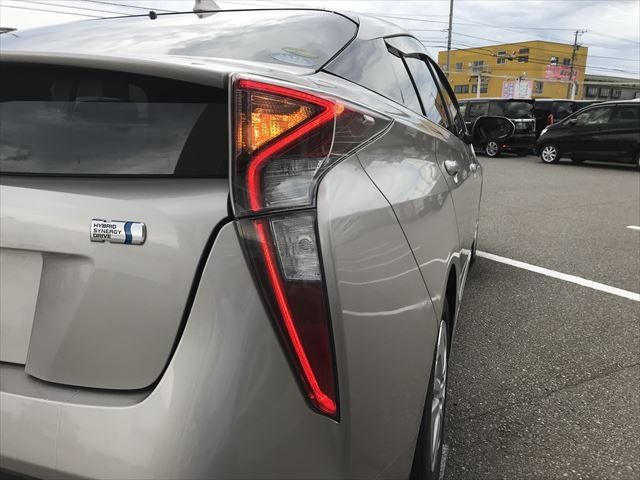 Toyota PRIUS 2016-05 192970-5