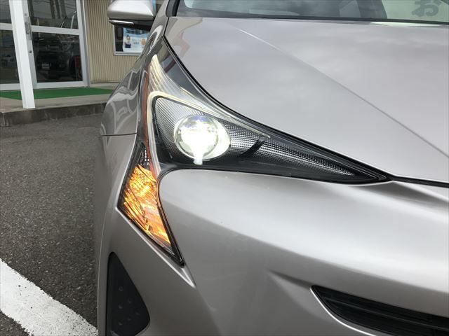 Toyota PRIUS 2016-05 192970-3