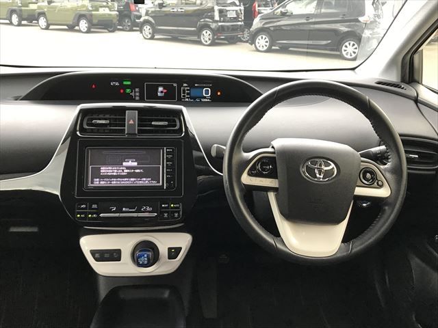 Toyota PRIUS 2016-05 192970-1