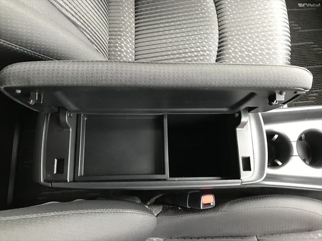 Toyota PRIUS 2016-05 192970-27
