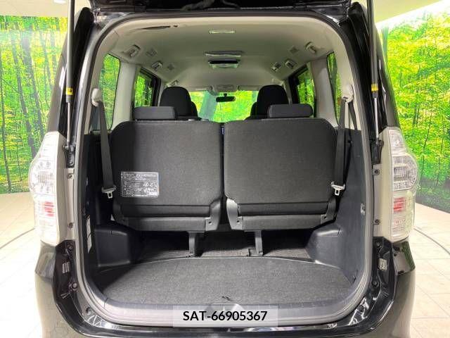 Toyota VOXY 2012-07 218233-11