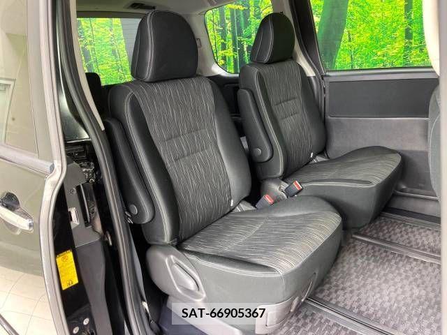 Toyota VOXY 2012-07 218233-9