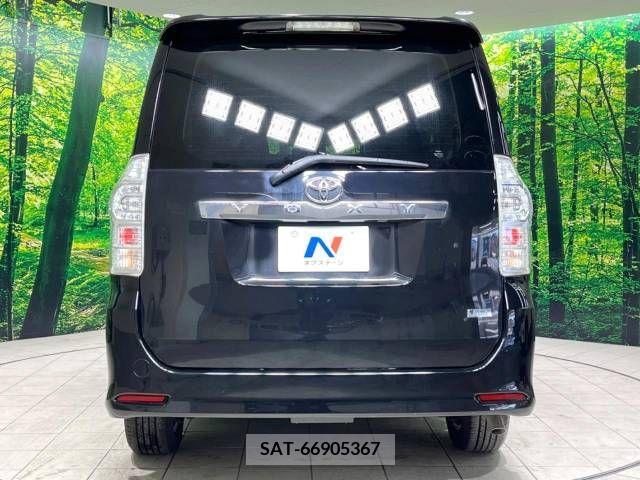 Toyota VOXY 2012-07 218233-16