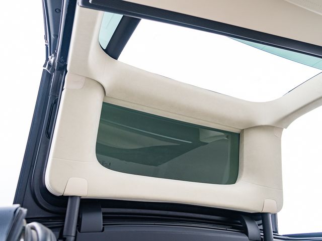 Tesla MODEL X 2018-06 23152-28