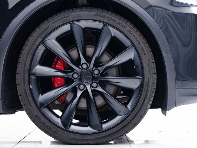 Tesla MODEL X 2018-06 23152-1