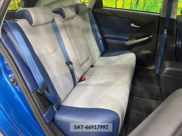 Toyota PRIUS 2013-09 366411-3