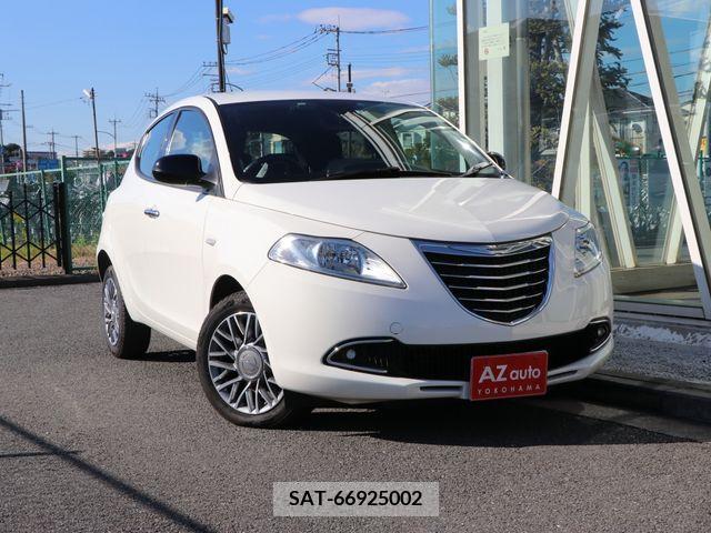 Chrysler YPSILON 2013-06 202482-18