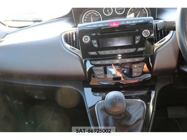 Chrysler YPSILON 2013-06 202482-4