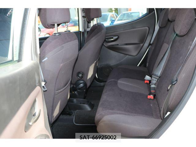 Chrysler YPSILON 2013-06 202482-7