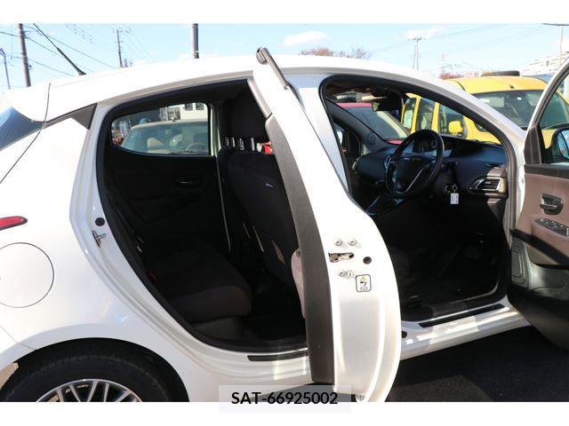 Chrysler YPSILON 2013-06 202482-9