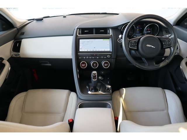 Jaguar E-PACE 2019-09 5028-1