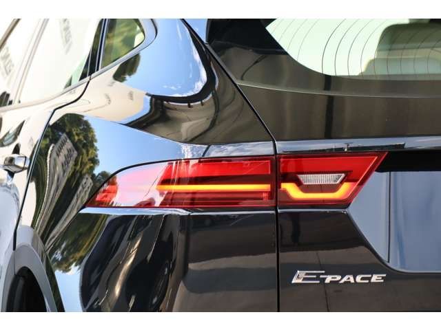 Jaguar E-PACE 2019-09 5028-7