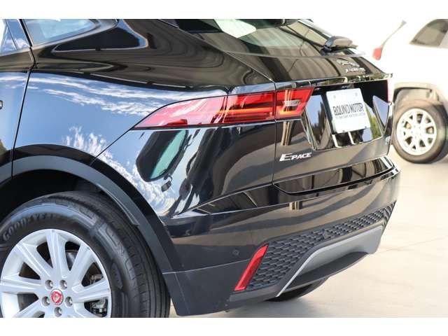 Jaguar E-PACE 2019-09 5028-6