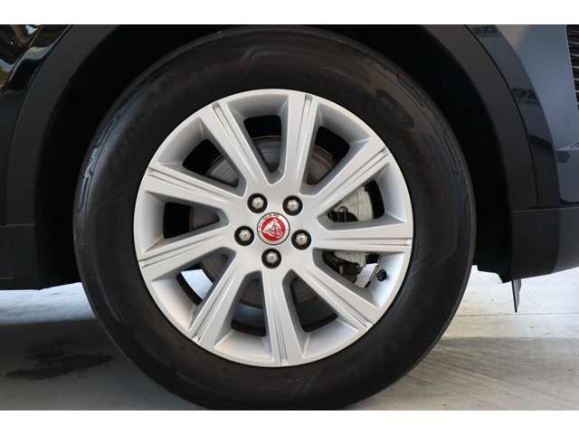 Jaguar E-PACE 2019-09 5028-13
