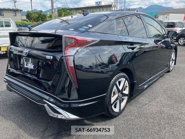 Toyota PRIUS 2015-12 349174-5