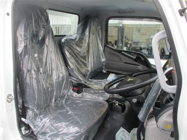 Mitsubishi CANTER 2023-04 2569-13