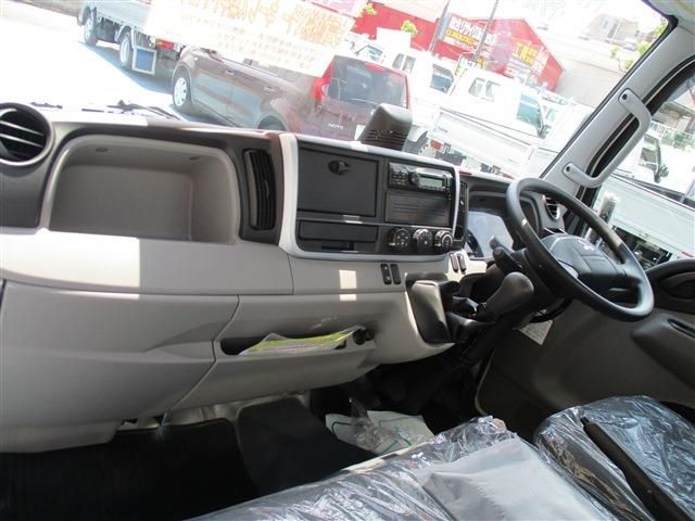 Mitsubishi CANTER 2023-04 2569-28