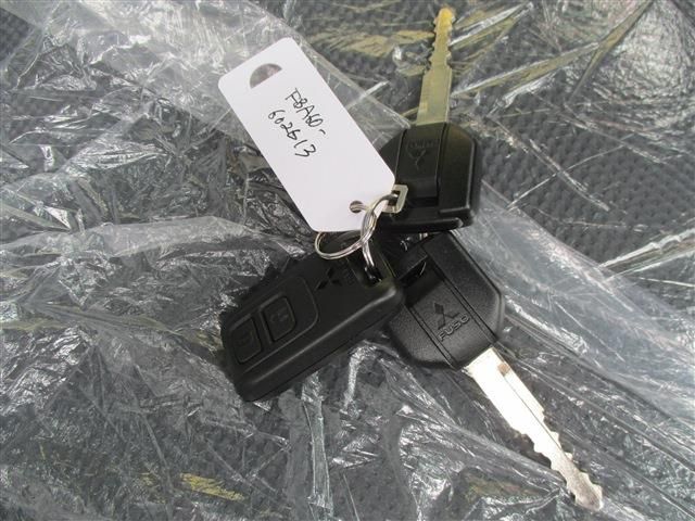 Mitsubishi CANTER 2023-04 2569-27