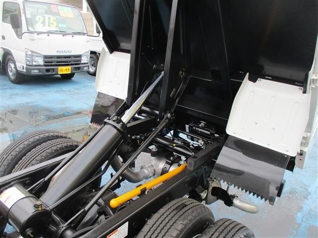 Mitsubishi CANTER 2023-04 2569-7