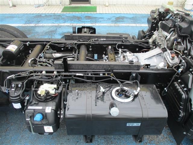 Mitsubishi CANTER 2023-04 2569-24