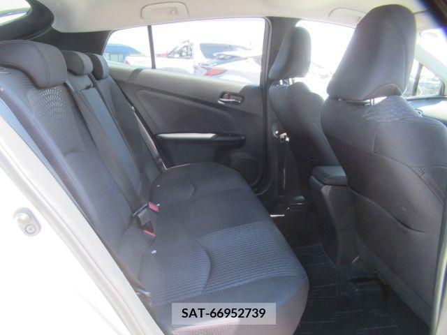 Toyota PRIUS 2017-10 366584-4