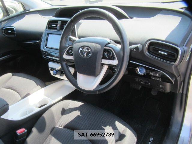 Toyota PRIUS 2017-10 366584-3
