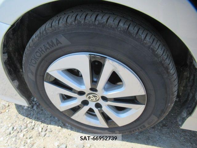 Toyota PRIUS 2017-10 366584-2