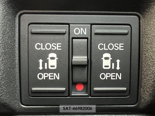 Honda N BOX CUSTOM 2023-10 208134-14