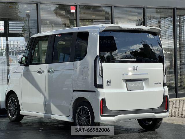 Honda N BOX CUSTOM 2023-10 208134-4