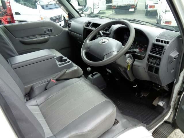 Mazda BONGO VAN 2013-06 8433-2