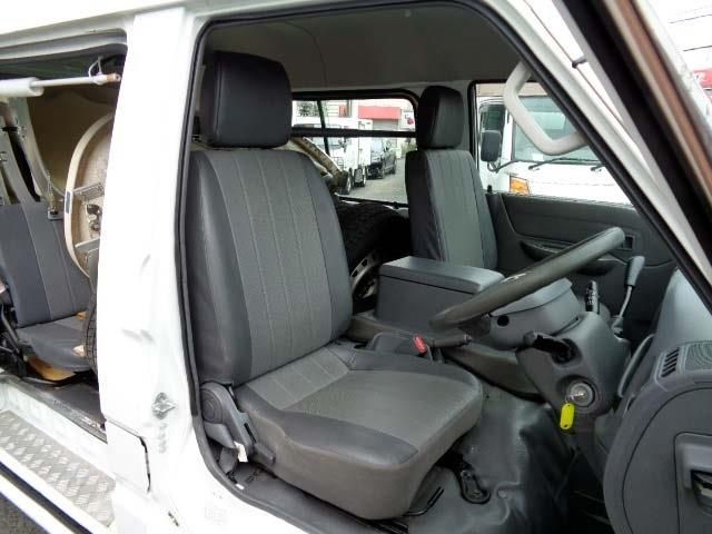 Mazda BONGO VAN 2013-06 8433-4