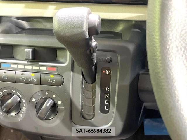 Nissan MOCO 2012-01 354657-4