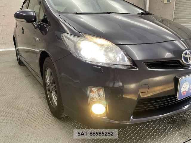 Toyota PRIUS 2011-09 372983-8