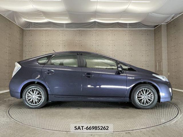 Toyota PRIUS 2011-09 372983-6