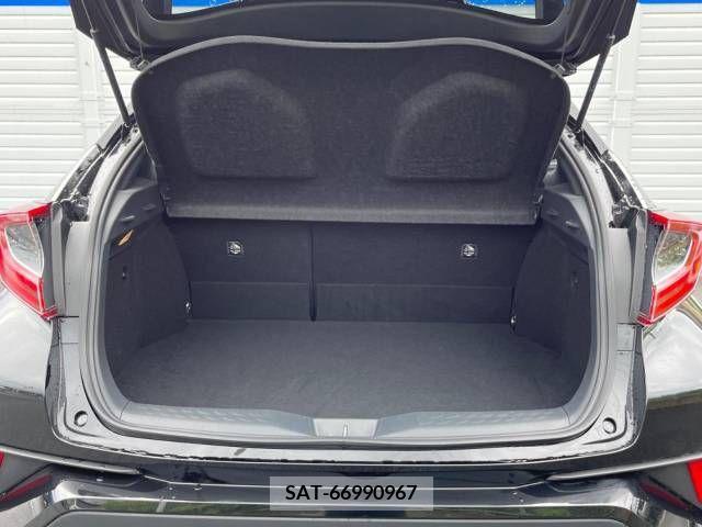 Toyota C-HR 2018-11 355047-10