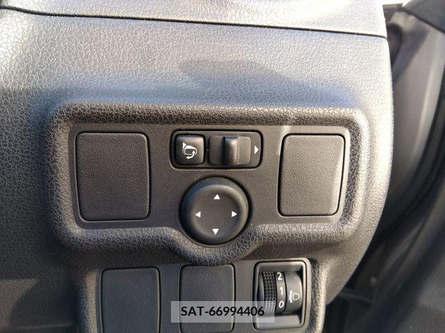 Nissan NOTE 2013-05 236099-10