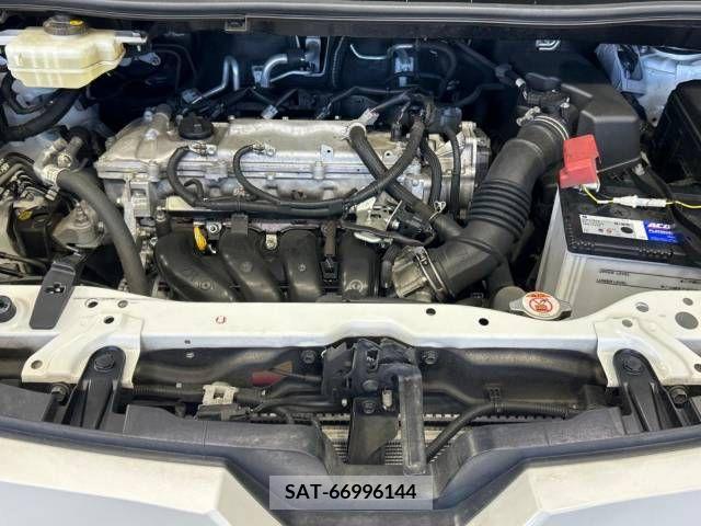 Toyota VOXY 2018-10 321587-19