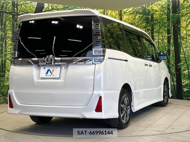 Toyota VOXY 2018-10 321587-18