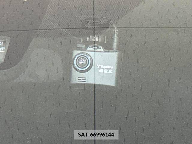 Toyota VOXY 2018-10 321587-7