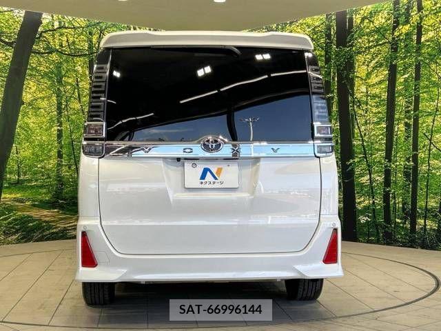 Toyota VOXY 2018-10 321587-16