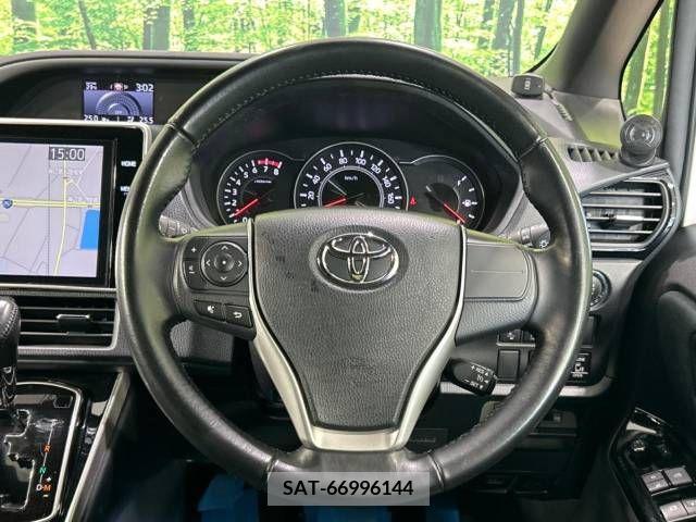 Toyota VOXY 2018-10 321587-12