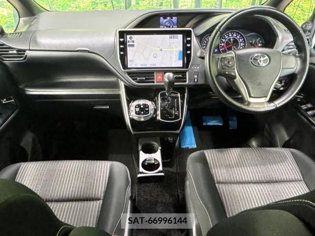 Toyota VOXY 2018-10 321587-1