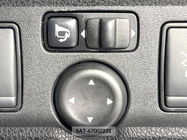 Nissan NOTE 2019-02 328449-5