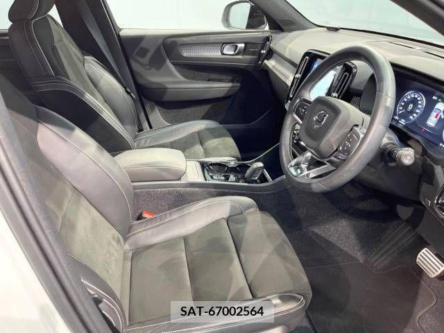 Volvo XC40 2021-09 370250-11
