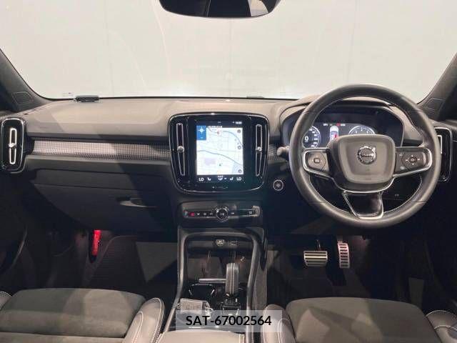 Volvo XC40 2021-09 370250-1