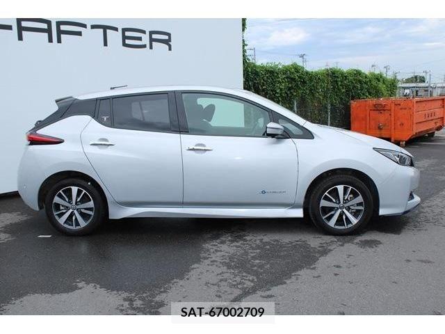 Nissan LEAF 2019-07 386353-8