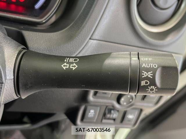 Nissan NOTE 2017-08 379007-7